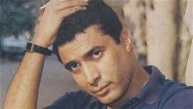 مؤلف كتاب أحمد زكي 86: الكتاب لم يتطرق لعدم زيارة الفنان لوالدته في مرضها