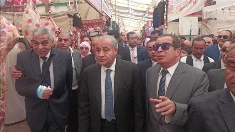 وزير التموين يفتتح معرض أهلا رمضان في الشرقية.. صور