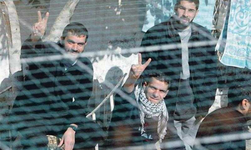 الأسرى الفلسطينيون بسجون الاحتلال الإسرائيلي يواصلون العصيان لليوم الـ33 على التوالي