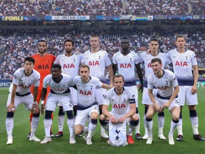 توتنهام يجري مفاوضات متعددة لتدعيم خط دفاعه