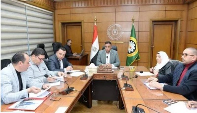 محافظ الدقهلية يجتمع باللجنة العليا للإعلانات لمناقشة زيادة موارد المحافظة