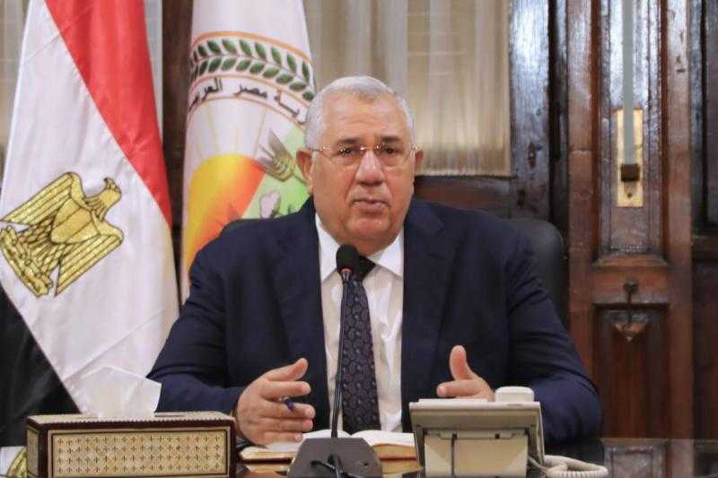 وزير الزراعة: الإفراج عن 140 ألف طن أعلاف ”الذرة والصويا”بـ 60 مليون دولار خلال أسبوع