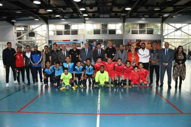 وزير الرياضة يفتتح أول دوري لكرة القدم لقصار القامة بمركز شباب الجزيرة