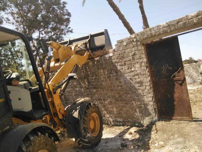 إزالة تعديات على الزراعات وبناء في المحلة الكبرى
