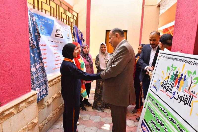 محافظ أسيوط يشهد احتفالية عيد الأم بمكتبة مصر العامة بمشاركة الأطفال | صور