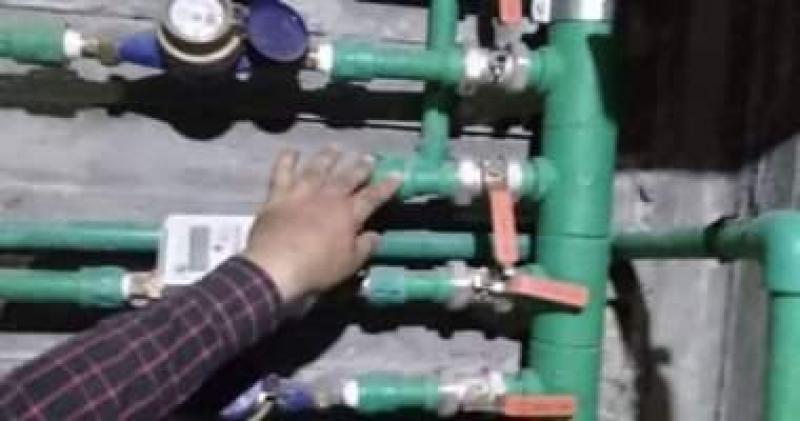 حملات متواصلة لضبط وصلات المياه المخالفة بالقليوبية