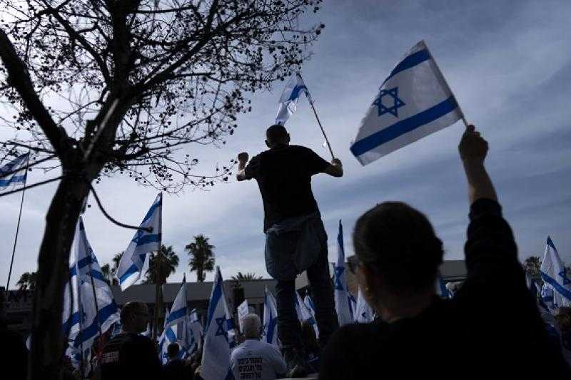 حركة الاحتجاجات في إسرائيل تنظم تظاهرات يوم الشلل القومي