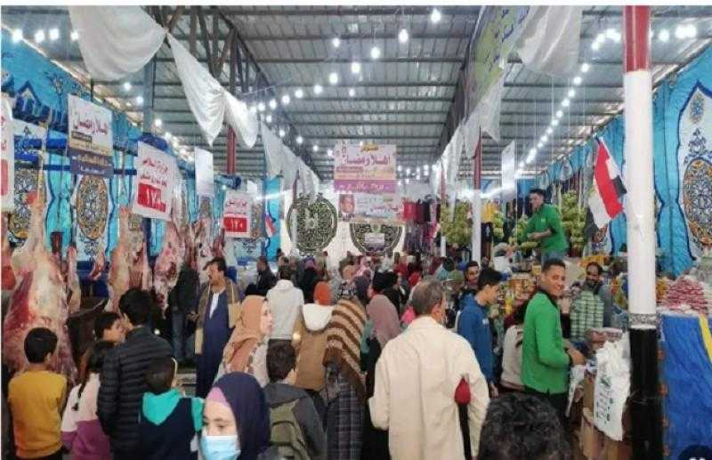 محافظ الجيزة يناشد المواطنين شراء المواد الغذائية من معارض ”أهلا رمضان”