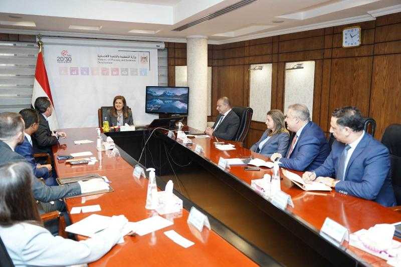 وزيرة التخطيط تبحث مع القائم بأعمال السفير الأمريكي سبل التعاون المشترك