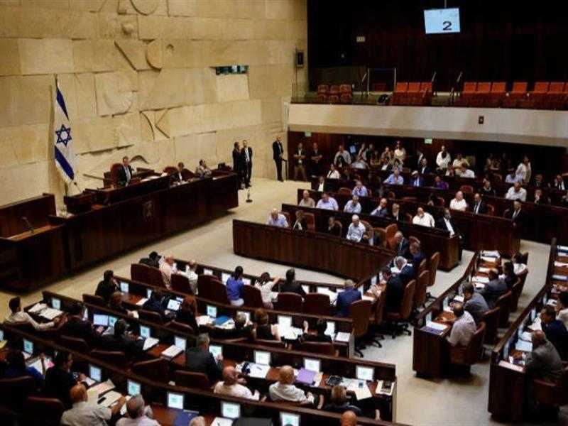 الكنيست: أغلبية أعضاء الائتلاف الحاكم يرفضون حجب الثقة عن الحكومة الإسرائيلية