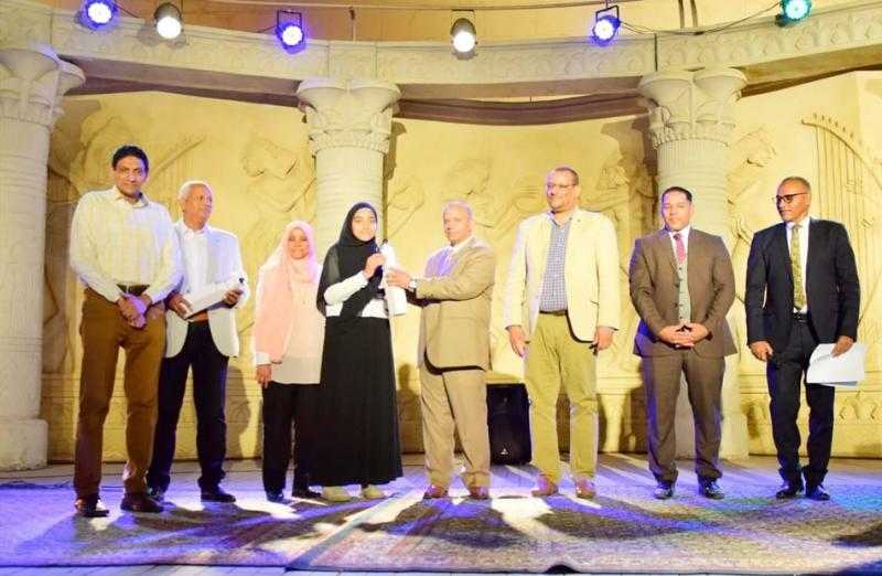 انطلاق احتفالية برنامج تسليم الأدوات لمشروع الهجرة غير الشرعية بالأقصر | صور