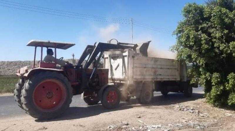 رفع ٢٥ طن مخالفات من طريق مصر اسوان بقنا