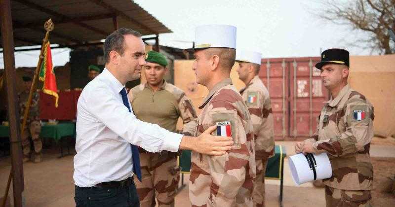 وزير الجيوش الفرنسي: بناء حاملة الطائرات النووية الجديدة يبدأ نهاية 2025