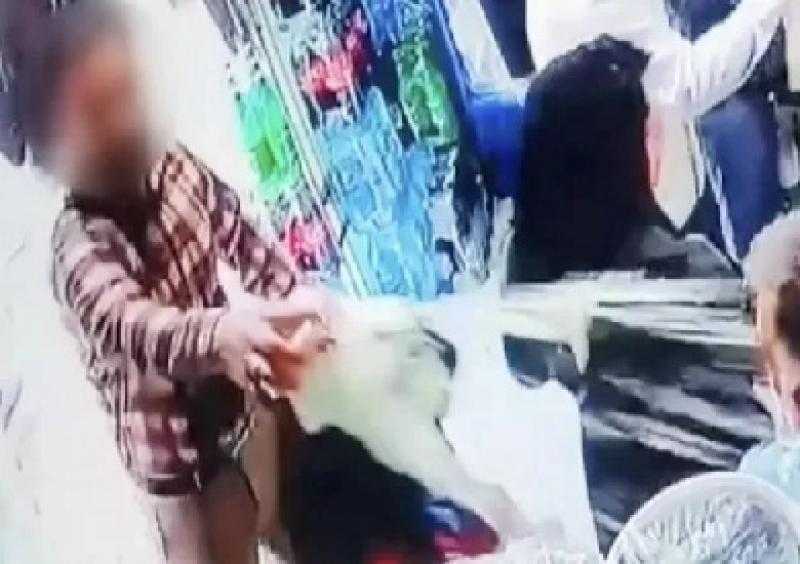 إيران: السلطات تلقي القبض على امرأتين بتهمة السفور عقب تعرضهما للهجوم باللبن الزبادي