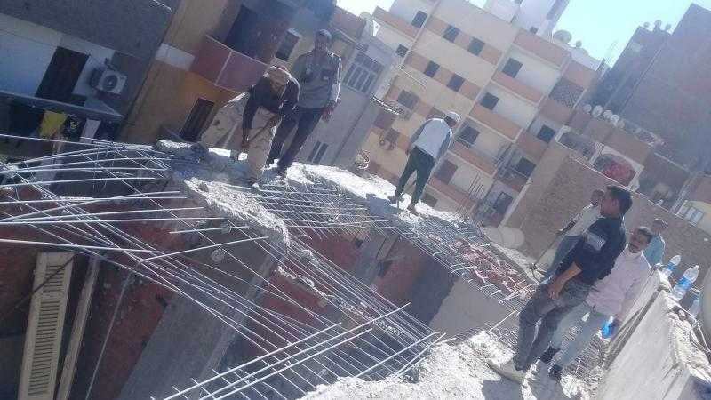 إزالة 14 حالة تعد على أراضي زراعية ومخالفة بناء بقرى أسيوط.. صور