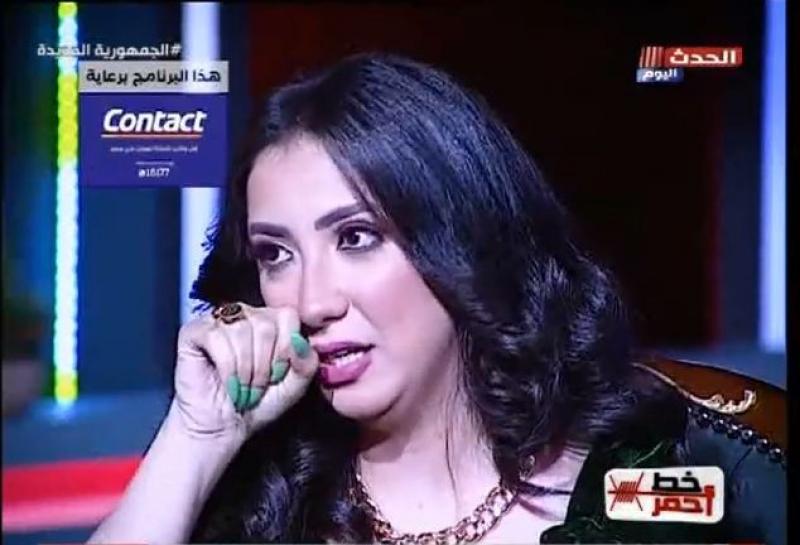 المطربة آية عبدالله تكشف سبب إحيائها حفلات بعد وفاة والدها| فيديو