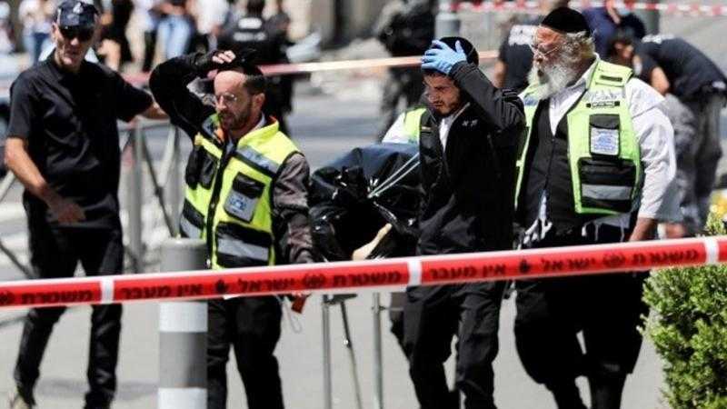 إصابة جنديين إسرائيليين في عملية طعن قرب تل أبيب.. ولحظة الإمساك بالمنفذ