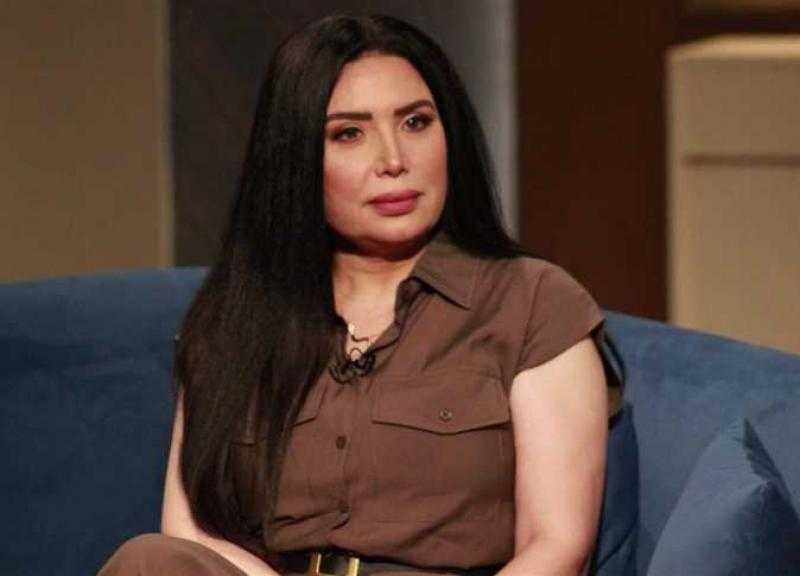 عبير صبري: ”ندمانة إني قلعت الحجاب.. ممكن ألبسه تاني”