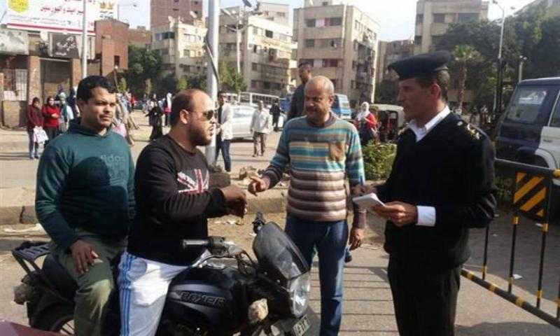 ضبط 588 مخالفة لقائدى الدراجات النارية لعدم ارتداء الخوذة