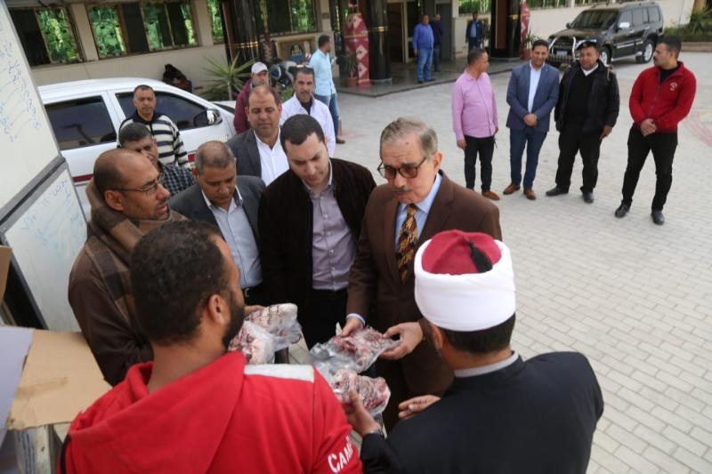 وصول 3 أطنان لحوم من صكوك الإطعام بكفر الشيخ