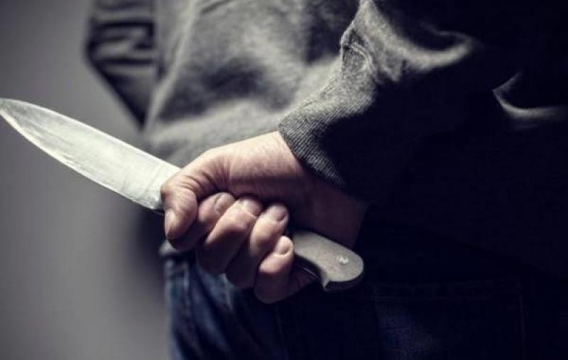 النيابة تأمر بحبس متهم لتعديه بسلاح أبيض على شاب بمدينة السلام