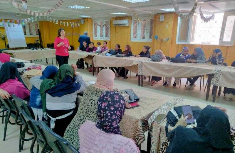 ”قومي المرأة” بأسيوط يدرب 43 مُيسِرة ومشرفة على الشمول المالي| صور