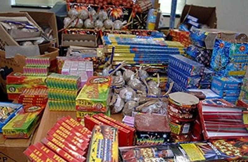 ضبط 4 آلاف صاروخ ألعاب نارية معروضة للبيع في الغربية