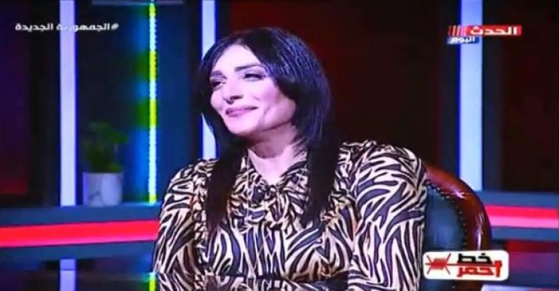الفنانة إيمان مسعود: عادل إمام أول ما شافني وأنا صغيرة شالني وباسني