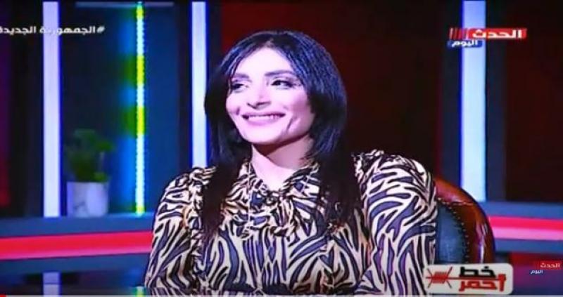 الفنانة إيمان مسعود: ”أمي بالنسبالي صحبتي وأختي والحنية والدلع”.. فيديو