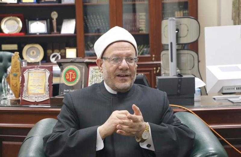 هل يجوز إفطار الصائم عند جاره المسيحي؟.. المفتي يجيب