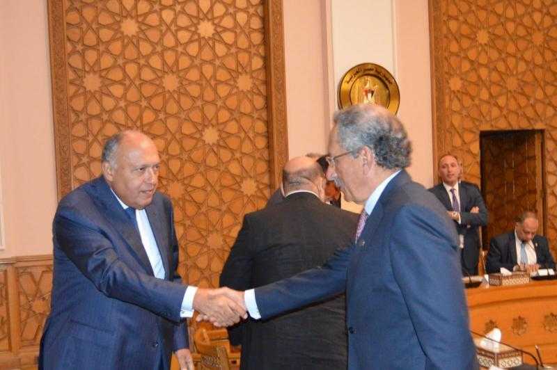 وزير الخارجية يستقبل أعضاء غرفة التجارة الأمريكية.. صور