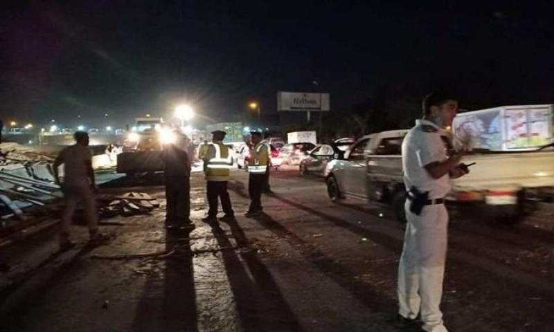 عودة حركة المرور على الطريق الزراعي ببنها بعد انقلاب سيارة نقل محملة بالبصل