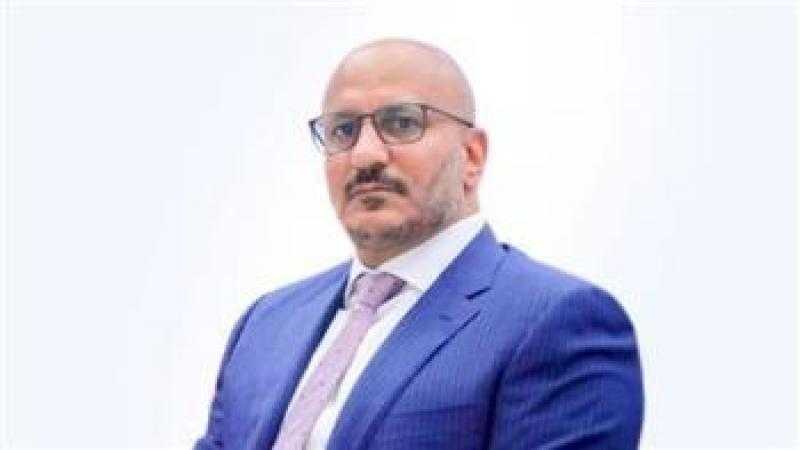 عضو المجلس الرئاسي اليمني يبحث مع السفير الأمريكي الأوضاع السياسية في اليمن