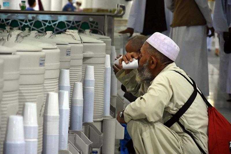 400 طن يومياً من ماء زمزم لزوار المسجد النبوي في شهر رمضان