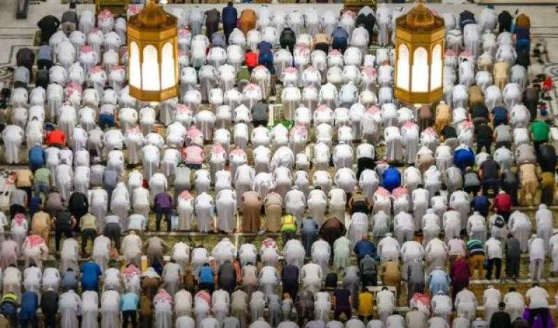 رئاسة الحرمين: أكثر من 950 ألف مصل ومعتمر يوميا من بداية رمضان