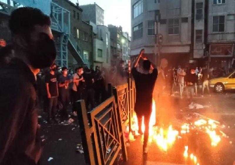 مظاهرات إيران: ما الذي يواجهه المحامون المدافعون عن المحكومين بالإعدام؟
