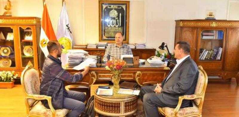 محافظ أسيوط يستعرض نسب تنفيذ المرحلة الأولى من مشروعات ”حياة كريمة”