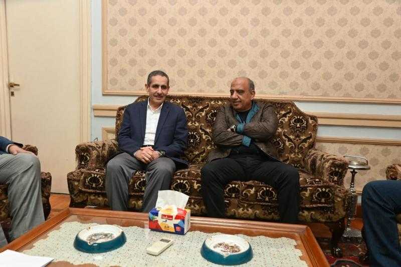 وزير قطاع الأعمال العام يبدأ زيارته إلى ”غزل المحلة” بلقاء محافظ الغربية ومجلس إدارة الشركة