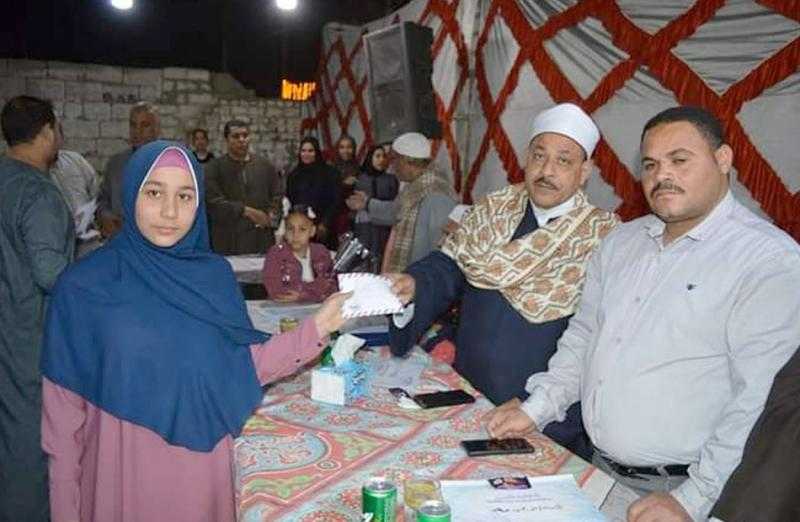 تكريم حفظة القرآن الكريم في قرية الحسنة بمركز طما| صور