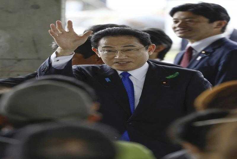 إجلاء رئيس الوزراء الياباني بعد سماع دوي انفجار أثناء إلقائه خطابا