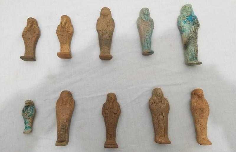 حبس المتهم بحيازة تماثيل مقلدة للنصب على المواطنين