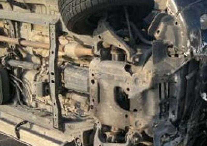 إصابة 5 أشخاص إثر انقلاب سيارة ربع نقل بطريق إدفو- مرسى علم