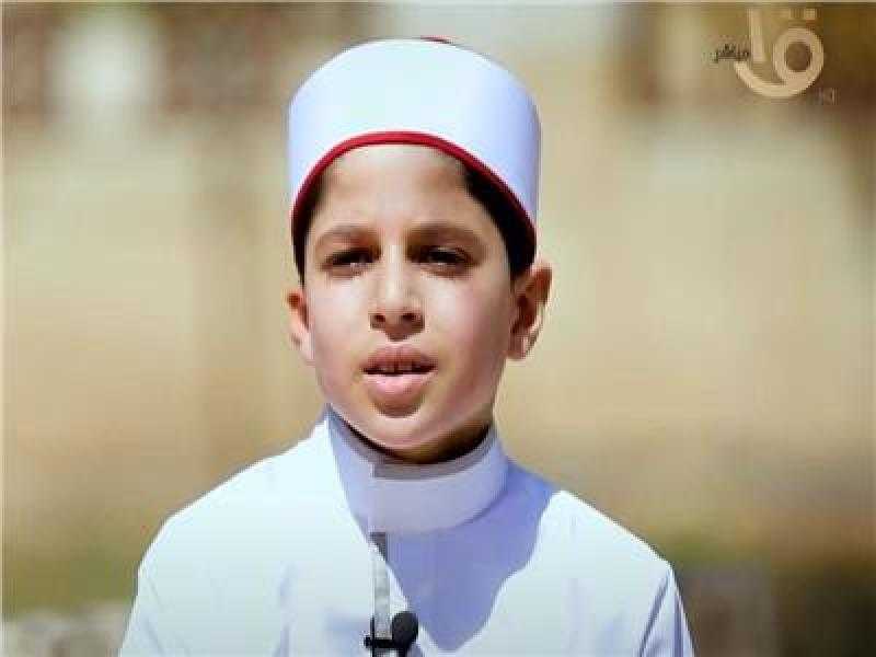 المنشد آدم أحمد: تعلمت من الشيخ محمود التهامي التعامل مع الطبقات الصوتية المختلفة