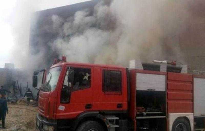 إخماد حريق هائل في منزل بديرمواس جنوب المنيا