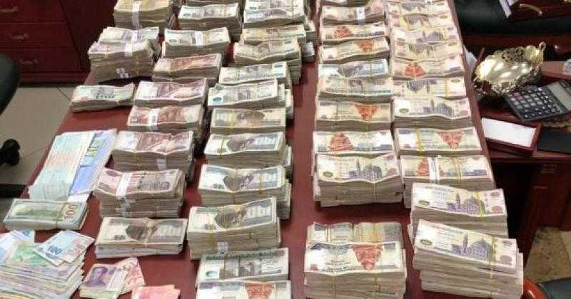 ضبط 4 أشخاص بالجيزة حاولوا غسل 300 مليون جنيه حصيلة نصب على شركات أدوية