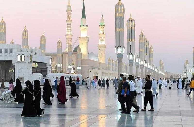 المدينة المنورة تودع جموع الزائرين والمعتكفين الذين شهدوا أيام وليالي شهر رمضان المبارك