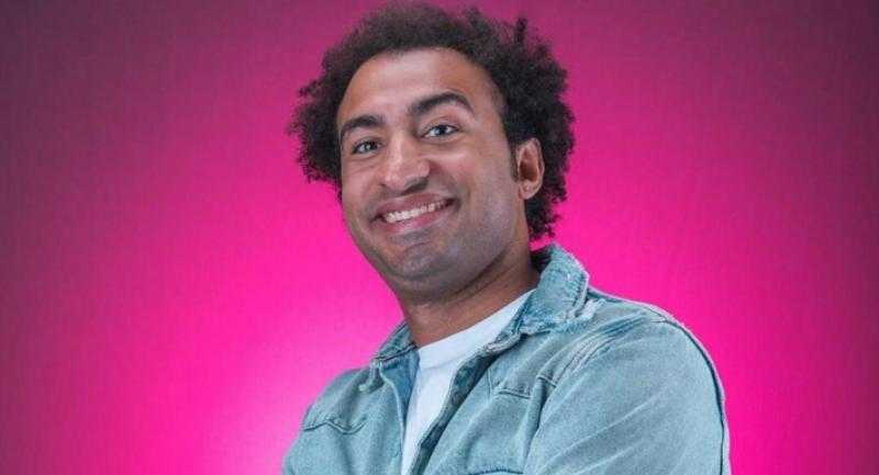 علي ربيع يفاجئ الجمهور بحضور عرض فيلمه ”بعد الشر” في إحدى السينمات