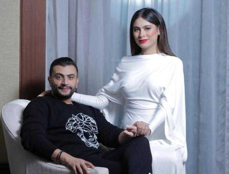 هاجر أحمد تهنئ جمهورها بالعيد رفقة زوجها|صور