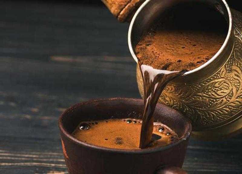 خبير تغذية يكشف السر.. كيف تدمر القهوة مخطط إنقاص الوزن؟