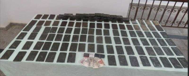 حبس متهم لحيازته كمية من مخدر الحشيش بمنطقة البساتين